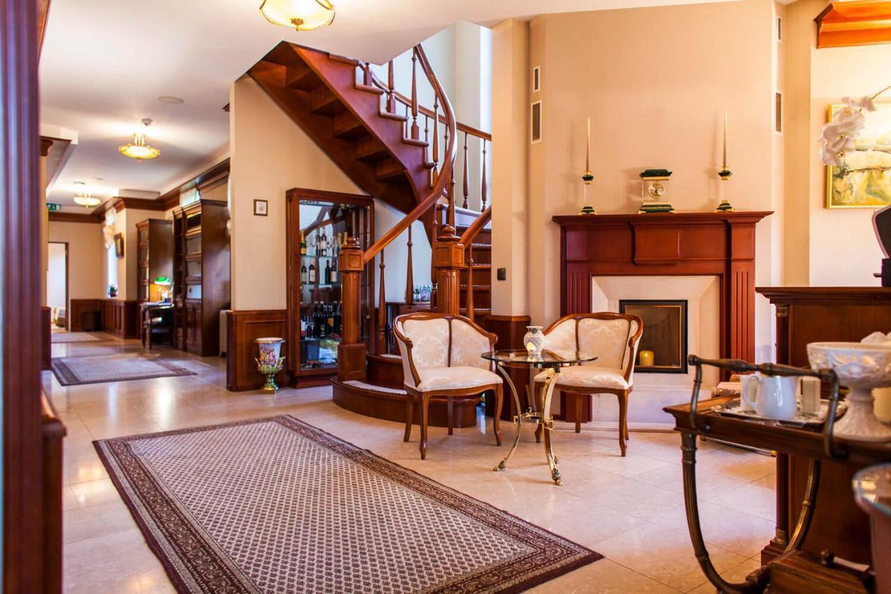 Jūrkalne Tb Palace Hotel & Spa מראה חיצוני תמונה